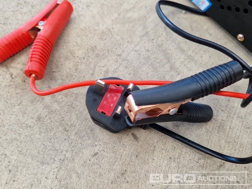 Unused 500 Amp 12/24V Heavy Duty Car Battery Charger - Équipement de garage: photos 5 Unused 500 Amp 12/24V Heavy Duty Car Battery Charger - Équipement de garage: photos 5