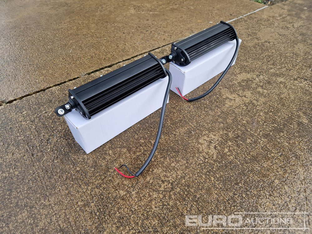 Unused 7" 60W LED Light Bar, Mounting Brackets, IP68 Waterproof (2 of) - Matériel de chantier: photos 2 Unused 7" 60W LED Light Bar, Mounting Brackets, IP68 Waterproof (2 of) - Matériel de chantier: photos 2