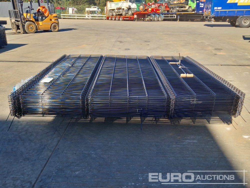 Unused Galvanised & Powder Coated Heavy Duty (5mm) Wire Mesh Fencing, 25 x H2.4m x W2.2m Panels, 26 x 60mm x 60mm x3m Posts, with Fittings (Black) - Matériel de chantier: photos 2 Unused Galvanised & Powder Coated Heavy Duty (5mm) Wire Mesh Fencing, 25 x H2.4m x W2.2m Panels, 26 x 60mm x 60mm x3m Posts, with Fittings (Black) - Matériel de chantier: photos 2
