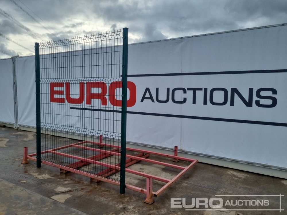 Unused Galvanised & Powder Coated Heavy Duty (5mm) Wire Mesh Fencing, 25 x H2.4m x W2.2m Panels, 26 x 60mm x 60mm x3m Posts, with Fittings (Green) - Matériel de chantier: photos 3 Unused Galvanised & Powder Coated Heavy Duty (5mm) Wire Mesh Fencing, 25 x H2.4m x W2.2m Panels, 26 x 60mm x 60mm x3m Posts, with Fittings (Green) - Matériel de chantier: photos 3
