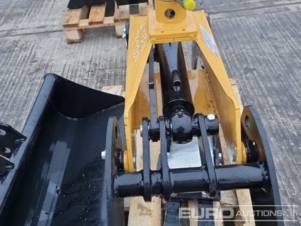 Godet neuf Unused Hydraulic Rotating Wood Grab to suit Crane, 32" Ditching, 8" Digging Bucket 25mm Pin to suit Mini Excavator: photos 17 Godet neuf Unused Hydraulic Rotating Wood Grab to suit Crane, 32" Ditching, 8" Digging Bucket 25mm Pin to suit Mini Excavator: photos 17