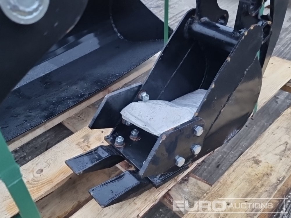 Godet neuf Unused Hydraulic Rotating Wood Grab to suit Crane, 32" Ditching, 8" Digging Bucket 25mm Pin to suit Mini Excavator: photos 22 Godet neuf Unused Hydraulic Rotating Wood Grab to suit Crane, 32" Ditching, 8" Digging Bucket 25mm Pin to suit Mini Excavator: photos 22