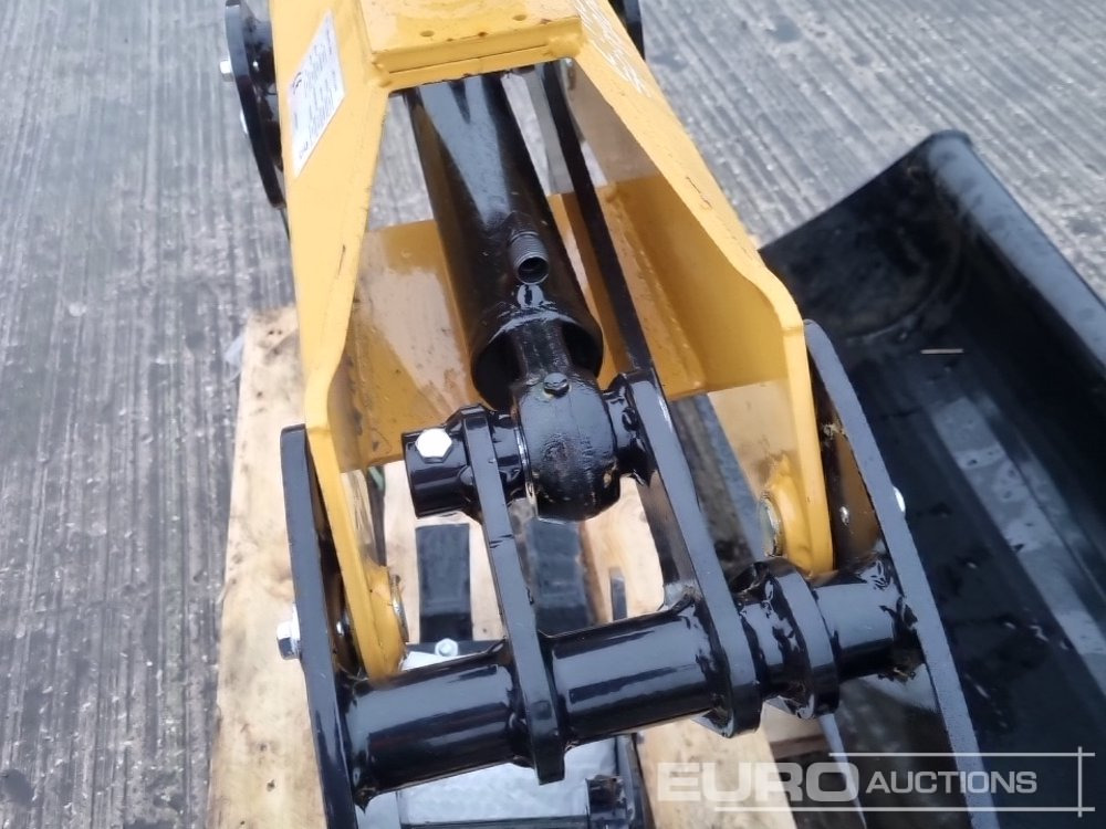 Godet neuf Unused Hydraulic Rotating Wood Grab to suit Crane, 32" Ditching, 8" Digging Bucket 25mm Pin to suit Mini Excavator: photos 15 Godet neuf Unused Hydraulic Rotating Wood Grab to suit Crane, 32" Ditching, 8" Digging Bucket 25mm Pin to suit Mini Excavator: photos 15