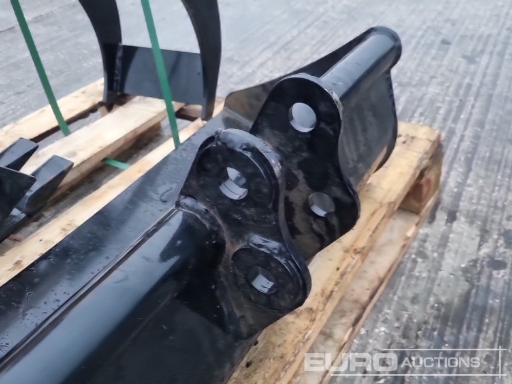 Godet neuf Unused Hydraulic Rotating Wood Grab to suit Crane, 32" Ditching, 8" Digging Bucket 25mm Pin to suit Mini Excavator: photos 12 Godet neuf Unused Hydraulic Rotating Wood Grab to suit Crane, 32" Ditching, 8" Digging Bucket 25mm Pin to suit Mini Excavator: photos 12