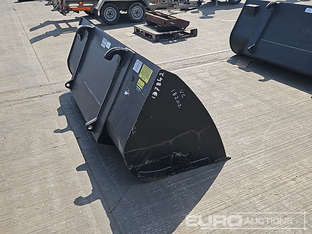 Unused Rhinox 90" Loading Bucket to suit Telehandler - Godet: photos 5 Unused Rhinox 90" Loading Bucket to suit Telehandler - Godet: photos 5