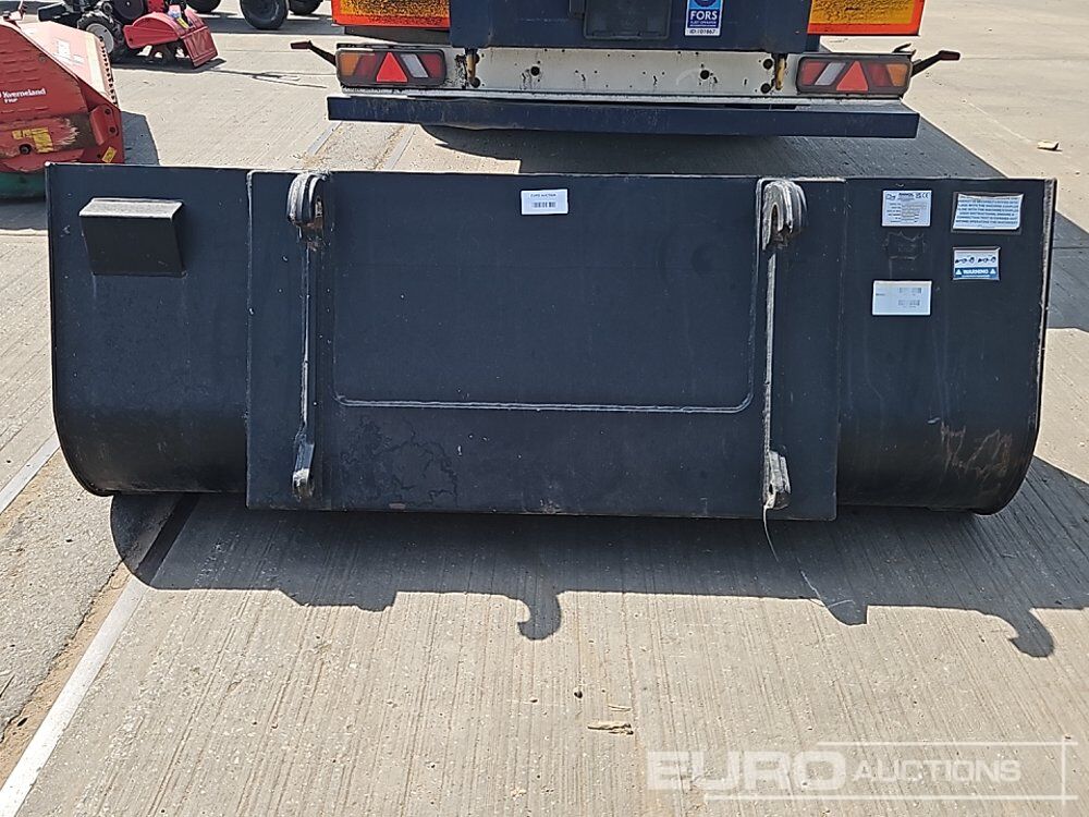 Unused Rhinox 90" Loading Bucket to suit Telehandler - Godet: photos 4 Unused Rhinox 90" Loading Bucket to suit Telehandler - Godet: photos 4