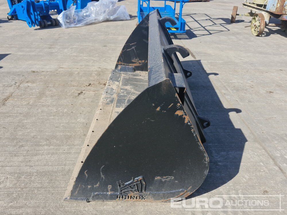 Unused Rhinox 90" Loading Bucket to suit Telehandler - Godet: photos 2 Unused Rhinox 90" Loading Bucket to suit Telehandler - Godet: photos 2