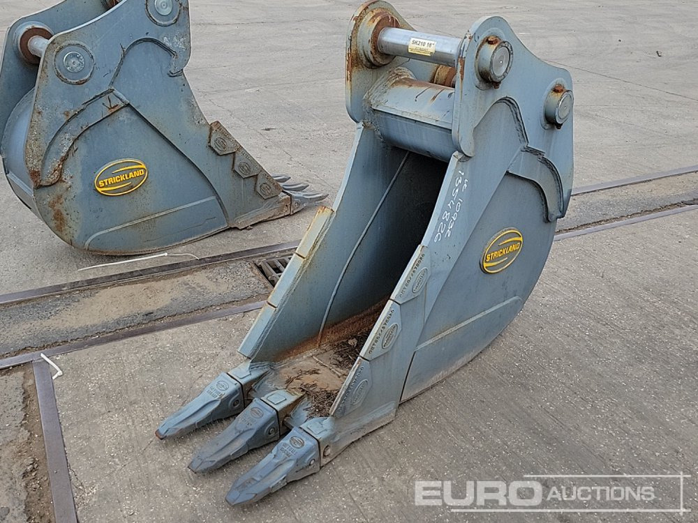 Unused Strickland 18" Digging Bucket 80mm Pin to suit 20 Ton Excavator - Godet: photos 1 Unused Strickland 18" Digging Bucket 80mm Pin to suit 20 Ton Excavator - Godet: photos 1