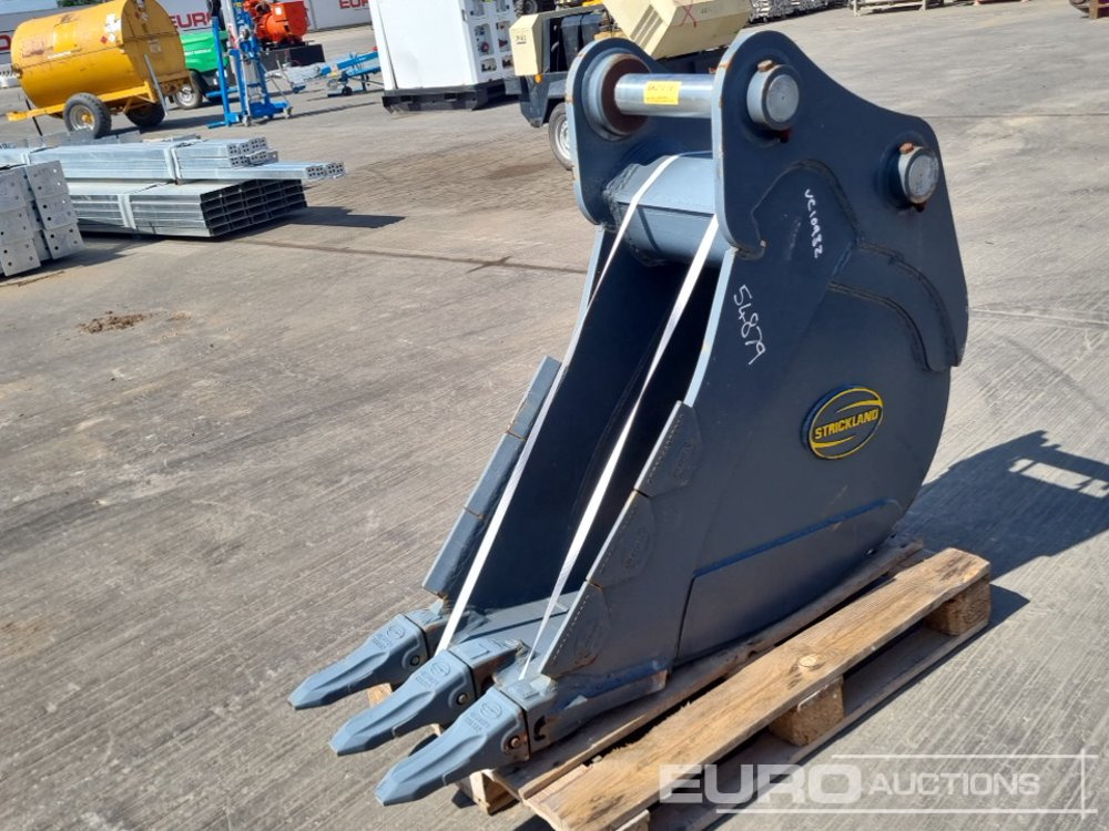 Unused Strickland 18" Digging Bucket 80mm Pin to suit 20 Ton Excavator - Godet: photos 1 Unused Strickland 18" Digging Bucket 80mm Pin to suit 20 Ton Excavator - Godet: photos 1