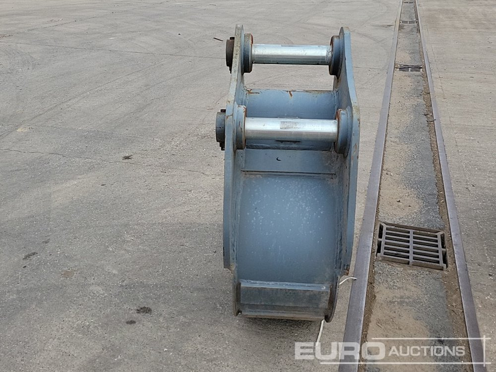 Unused Strickland 18" Digging Bucket 80mm Pin to suit 20 Ton Excavator - Godet: photos 4 Unused Strickland 18" Digging Bucket 80mm Pin to suit 20 Ton Excavator - Godet: photos 4