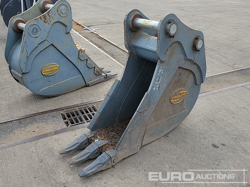 Unused Strickland 18" Digging Bucket 80mm Pin to suit 20 Ton Excavator - Godet: photos 1 Unused Strickland 18" Digging Bucket 80mm Pin to suit 20 Ton Excavator - Godet: photos 1