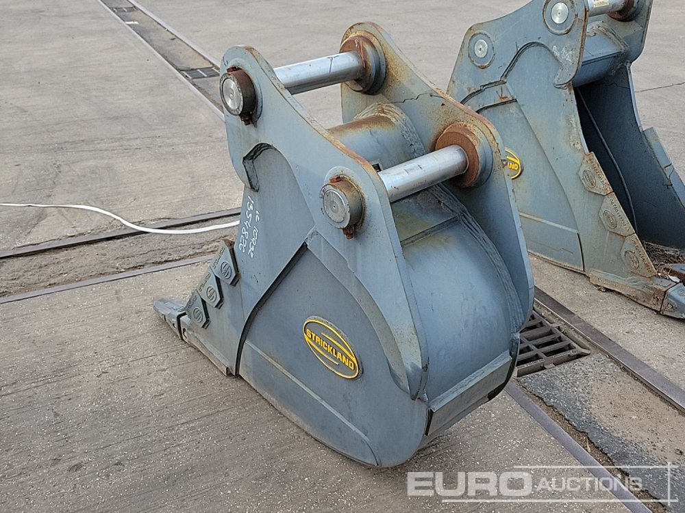 Unused Strickland 18" Digging Bucket 80mm Pin to suit 20 Ton Excavator - Godet: photos 3 Unused Strickland 18" Digging Bucket 80mm Pin to suit 20 Ton Excavator - Godet: photos 3