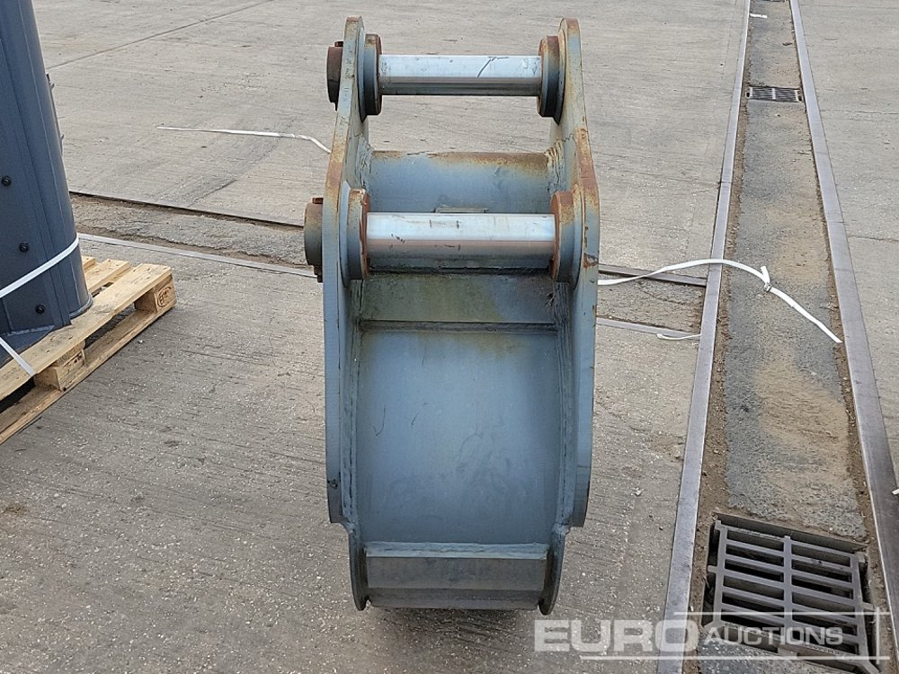 Unused Strickland 18" Digging Bucket 80mm Pin to suit 20 Ton Excavator - Godet: photos 4 Unused Strickland 18" Digging Bucket 80mm Pin to suit 20 Ton Excavator - Godet: photos 4