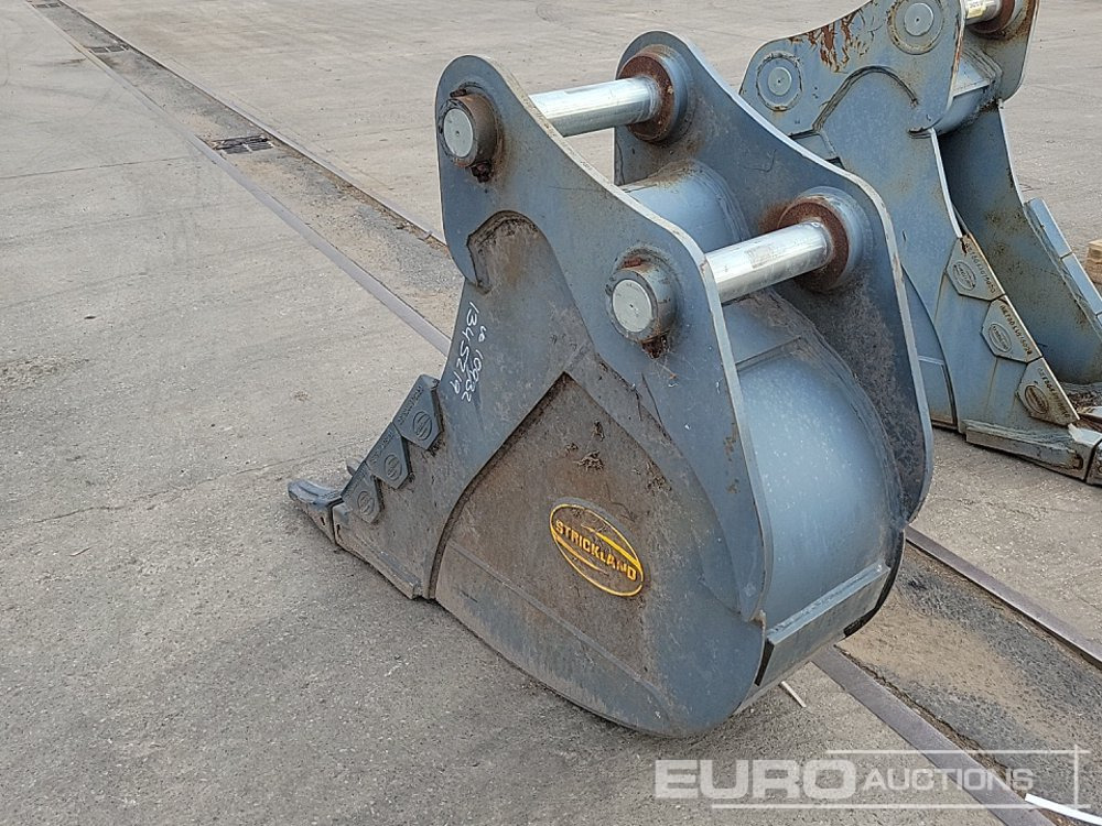 Unused Strickland 18" Digging Bucket 80mm Pin to suit 20 Ton Excavator - Godet: photos 3 Unused Strickland 18" Digging Bucket 80mm Pin to suit 20 Ton Excavator - Godet: photos 3