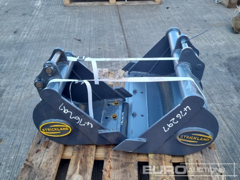 Unused Strickland 24", 12" Digging Bucket 25mm Pin to suit Mini Excavator - Godet: photos 2 Unused Strickland 24", 12" Digging Bucket 25mm Pin to suit Mini Excavator - Godet: photos 2