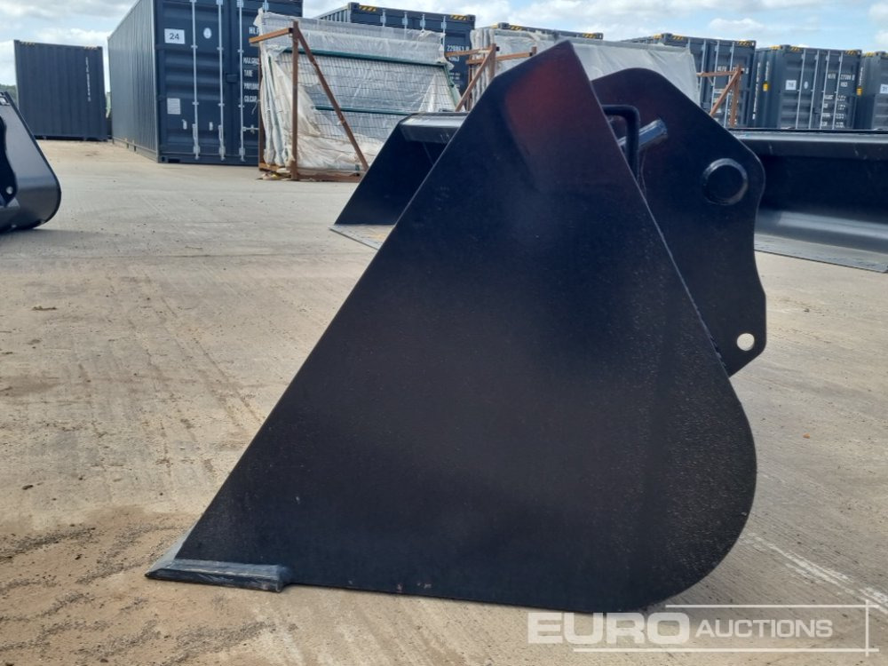 Unused Strickland 90" Loading Bucket to suit Manitou Telehandler - Godet: photos 2 Unused Strickland 90" Loading Bucket to suit Manitou Telehandler - Godet: photos 2