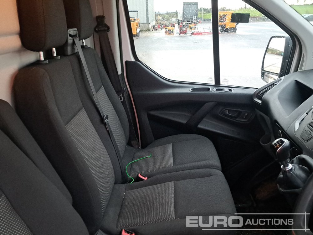 Véhicule utilitaire 2017 Ford Transit Custom 270: photos 14