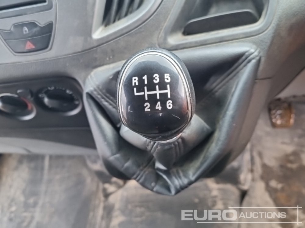Véhicule utilitaire 2017 Ford Transit Custom 290: photos 29