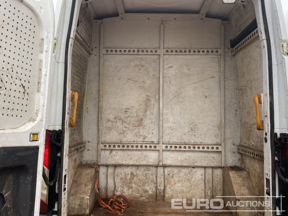 Véhicule utilitaire 2017 Ford Transit: photos 20