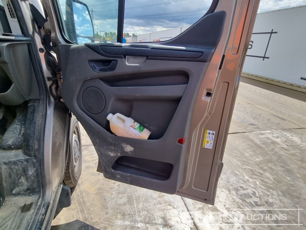 Véhicule utilitaire 2020 Ford Transit Custom 300: photos 29
