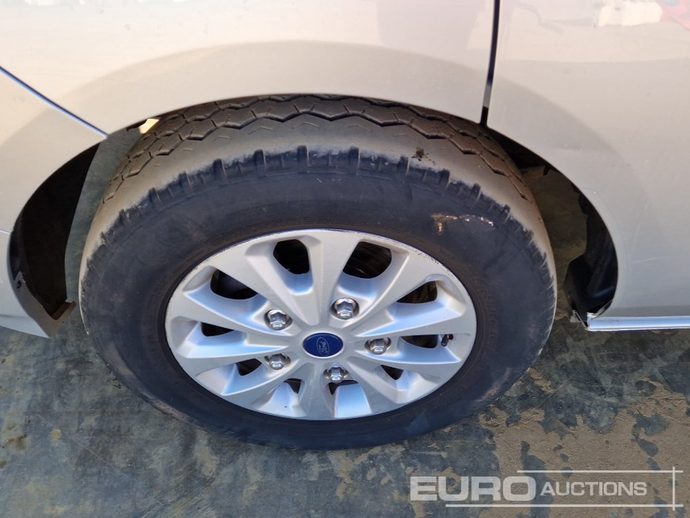 Véhicule utilitaire 2021 Ford Transit Custom 300: photos 24