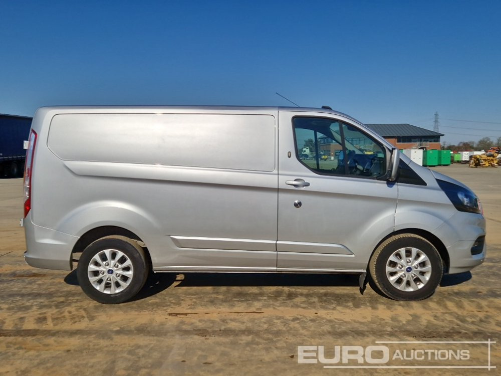 Véhicule utilitaire 2021 Ford Transit Custom 300: photos 11