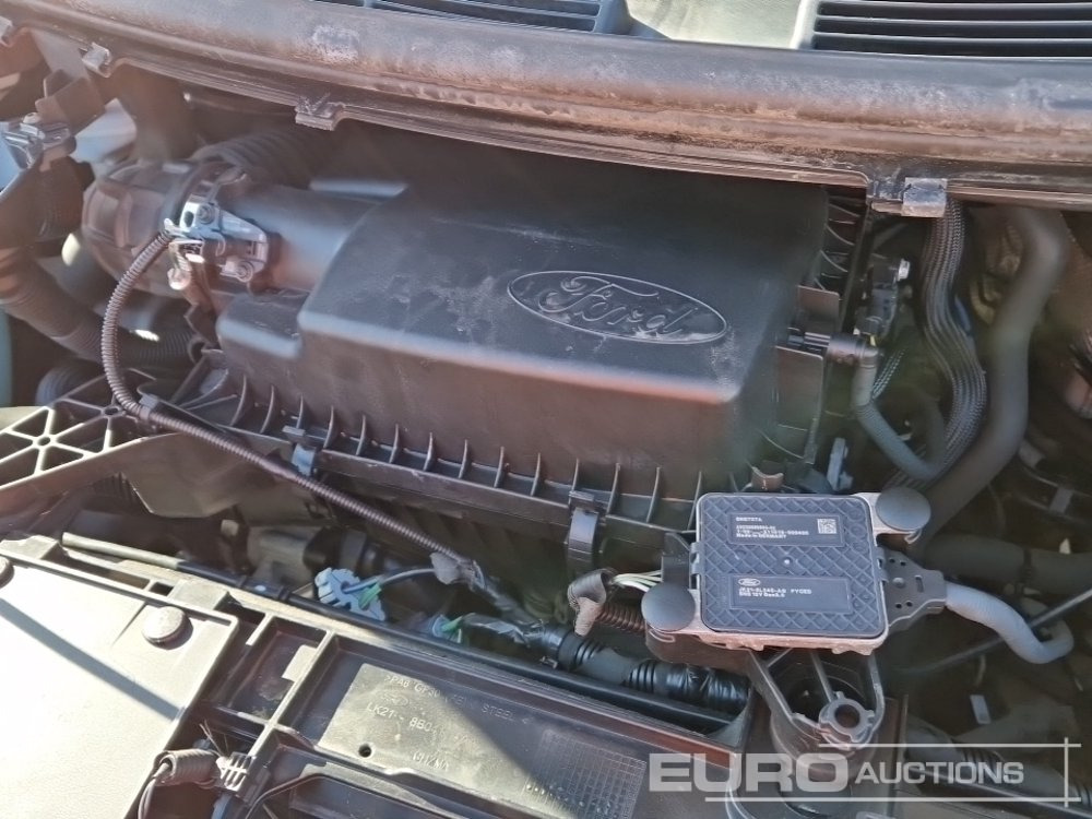 Véhicule utilitaire 2021 Ford Transit Custom 300: photos 29