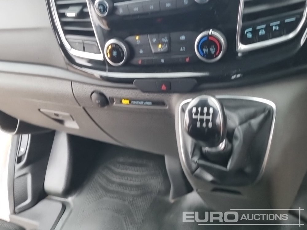 Véhicule utilitaire Ford Transit Custom 300: photos 28 Véhicule utilitaire Ford Transit Custom 300: photos 28