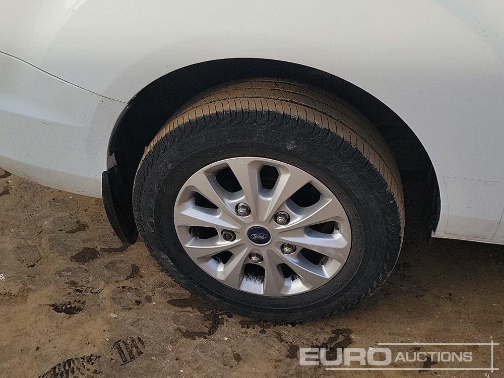 Véhicule utilitaire Ford Transit Custom 300: photos 10