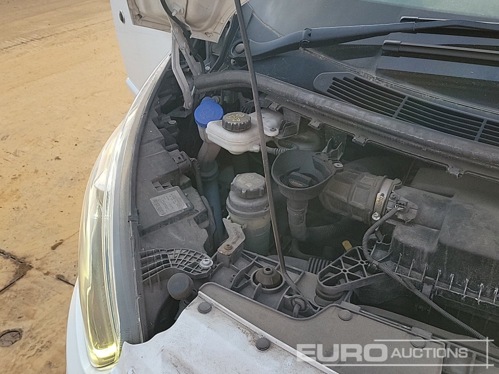 Véhicule utilitaire Ford Transit Custom 300: photos 15