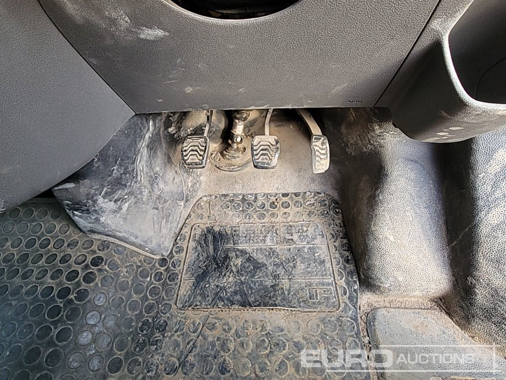 Véhicule utilitaire Ford Transit Custom 300: photos 32