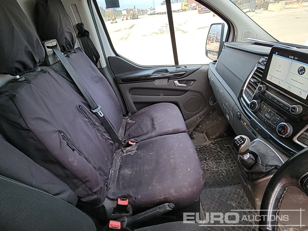 Véhicule utilitaire Ford Transit Custom 300: photos 33