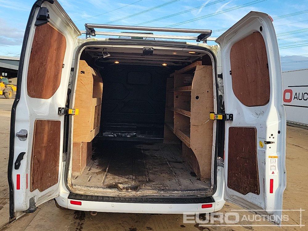 Véhicule utilitaire Ford Transit Custom 300: photos 17