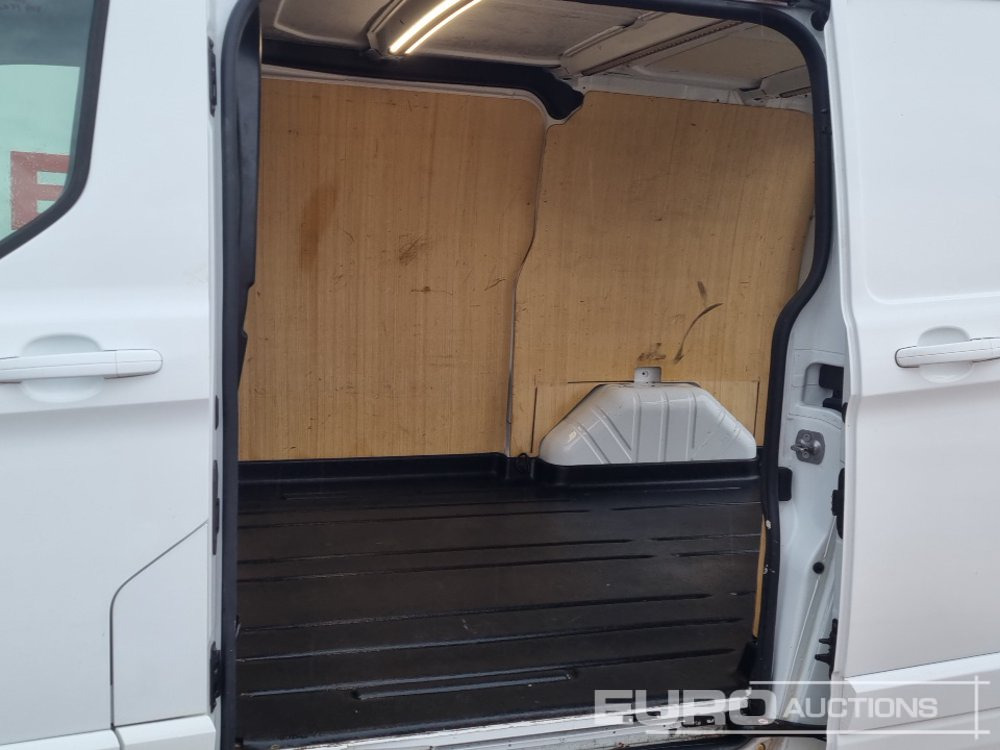Véhicule utilitaire Ford Transit Custom 300: photos 16 Véhicule utilitaire Ford Transit Custom 300: photos 16