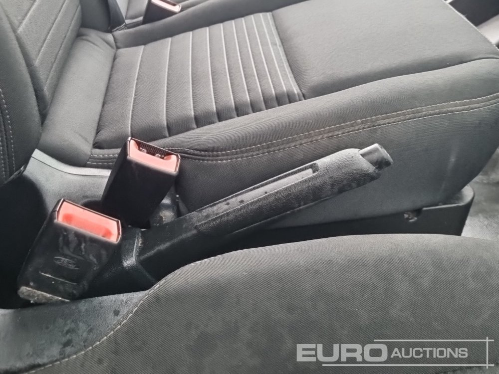 Véhicule utilitaire Ford Transit Custom 300: photos 27 Véhicule utilitaire Ford Transit Custom 300: photos 27