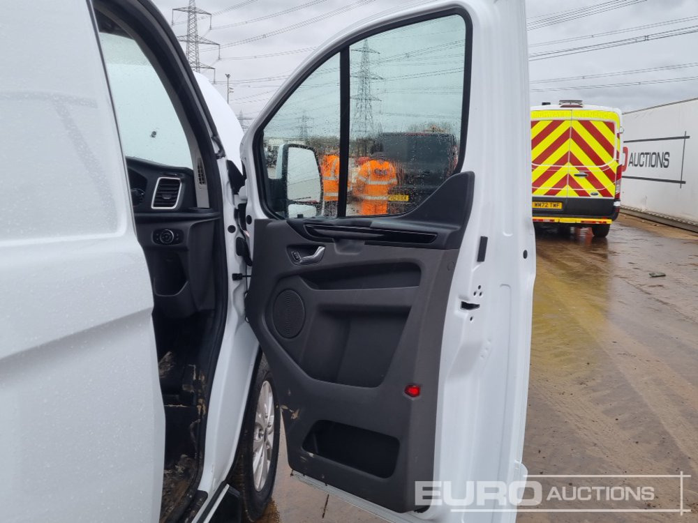 Véhicule utilitaire Ford Transit Custom 300: photos 24 Véhicule utilitaire Ford Transit Custom 300: photos 24