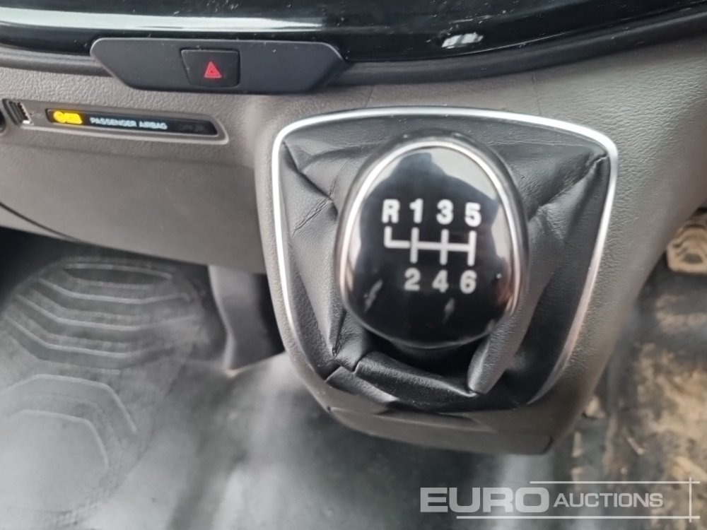 Véhicule utilitaire Ford Transit Custom 300: photos 30 Véhicule utilitaire Ford Transit Custom 300: photos 30