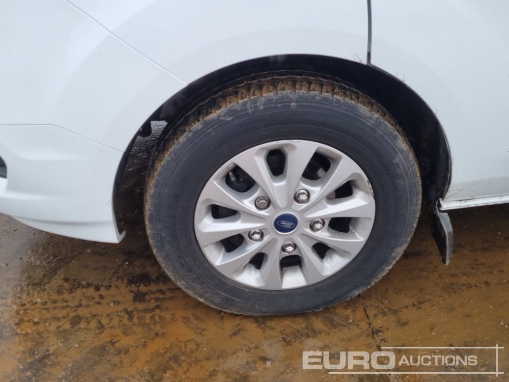 Véhicule utilitaire Ford Transit Custom 300: photos 9 Véhicule utilitaire Ford Transit Custom 300: photos 9