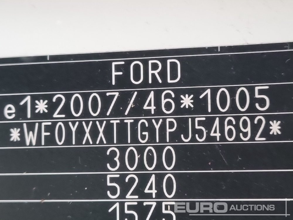 Véhicule utilitaire Ford Transit Custom 300: photos 38 Véhicule utilitaire Ford Transit Custom 300: photos 38