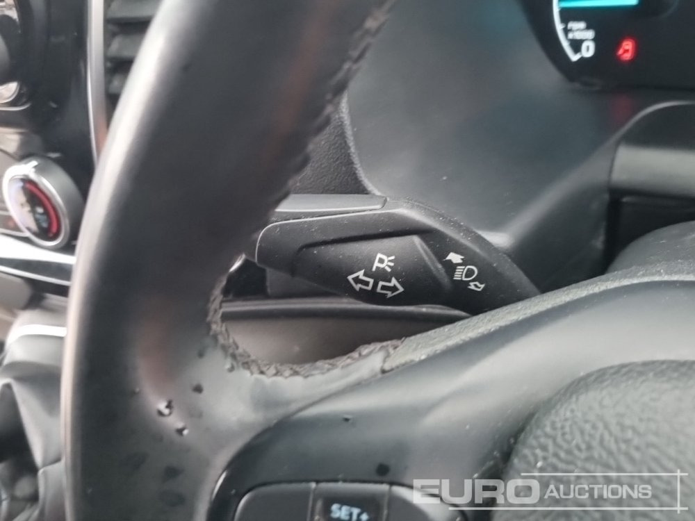 Véhicule utilitaire Ford Transit Custom 300: photos 32 Véhicule utilitaire Ford Transit Custom 300: photos 32