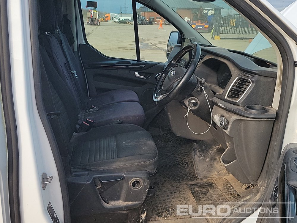 Véhicule utilitaire Ford Transit Custom 300: photos 21