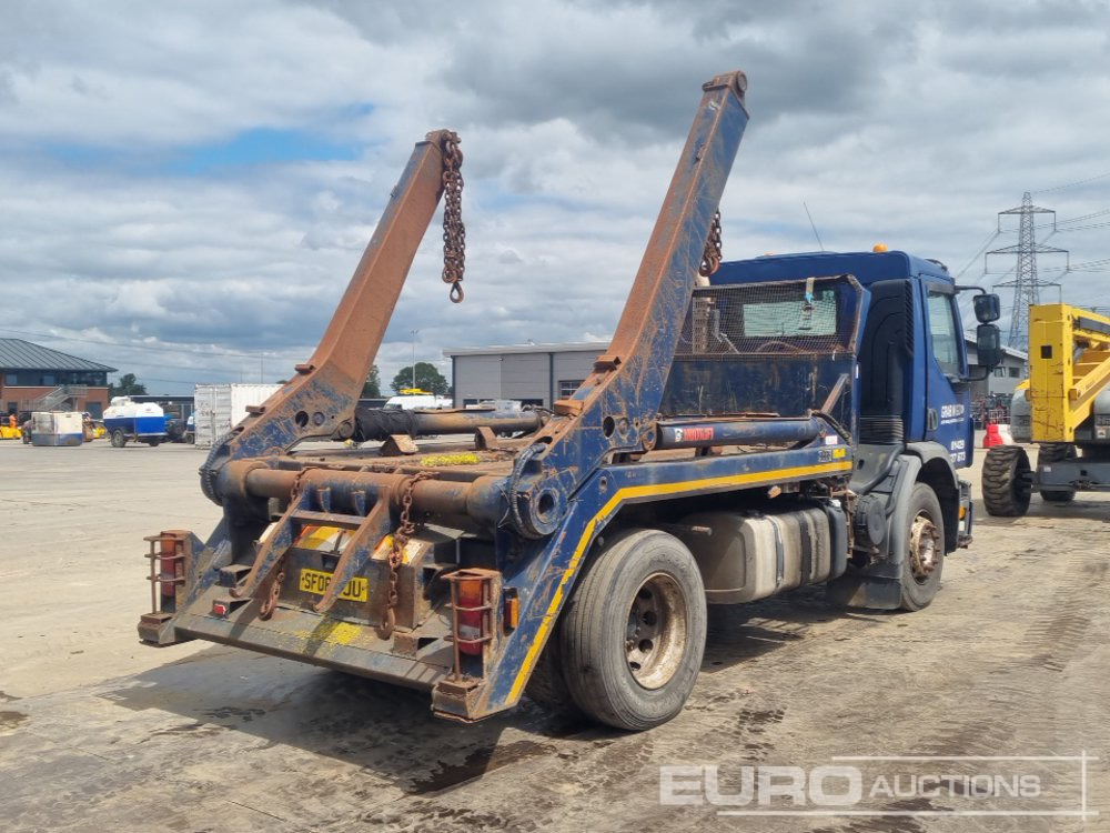 Volvo 4x2 Skip Loader Lorry, Extendable Arms, Manual Gearbox (Reg. Docs. & Plating Certificate Available) - Camion multibenne: photos 5 Volvo 4x2 Skip Loader Lorry, Extendable Arms, Manual Gearbox (Reg. Docs. & Plating Certificate Available) - Camion multibenne: photos 5