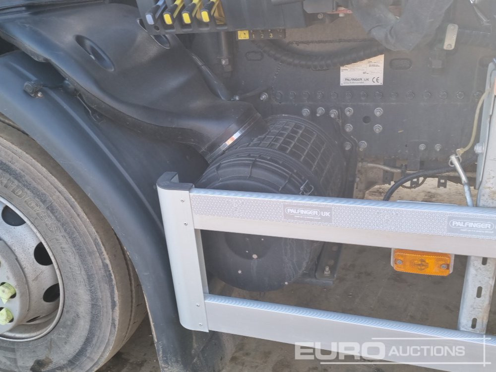 Camion plateau Volvo FE: photos 18