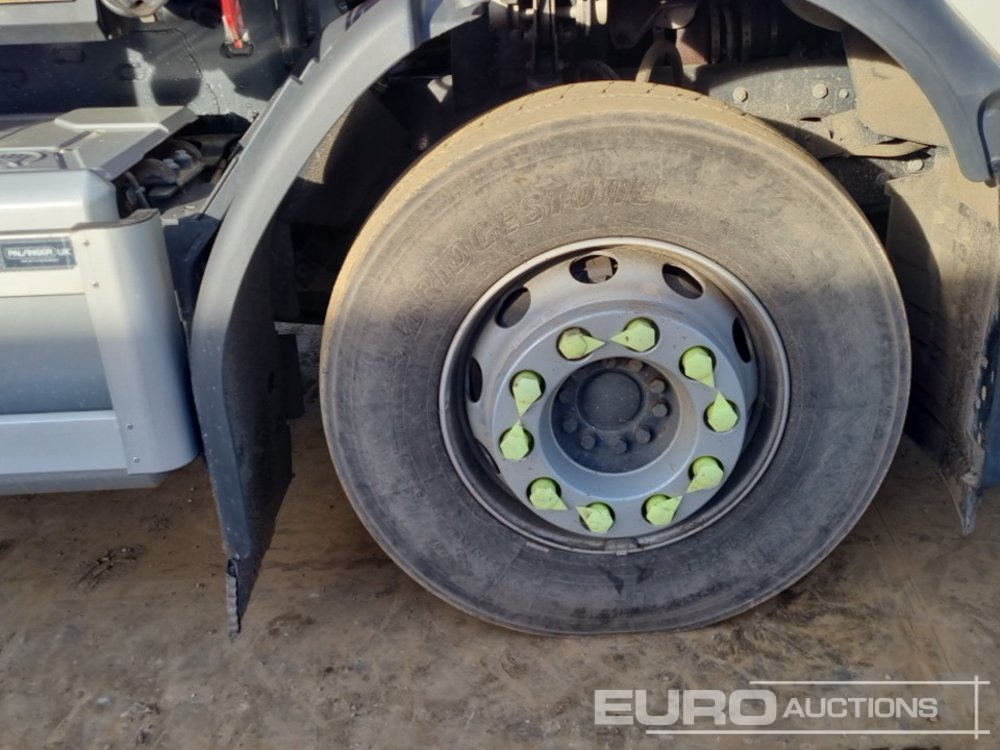 Camion plateau Volvo FE: photos 14