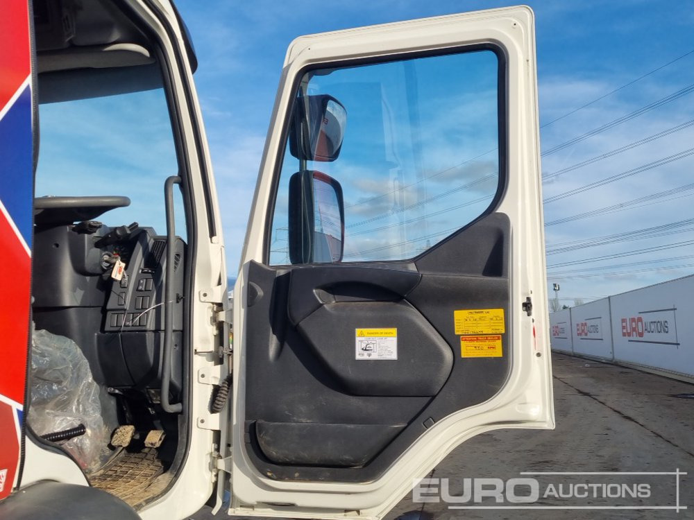 Camion plateau Volvo FE: photos 35