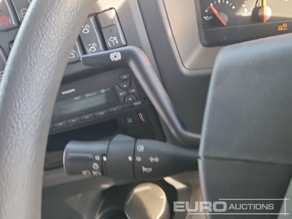 Camion plateau Volvo FE: photos 42