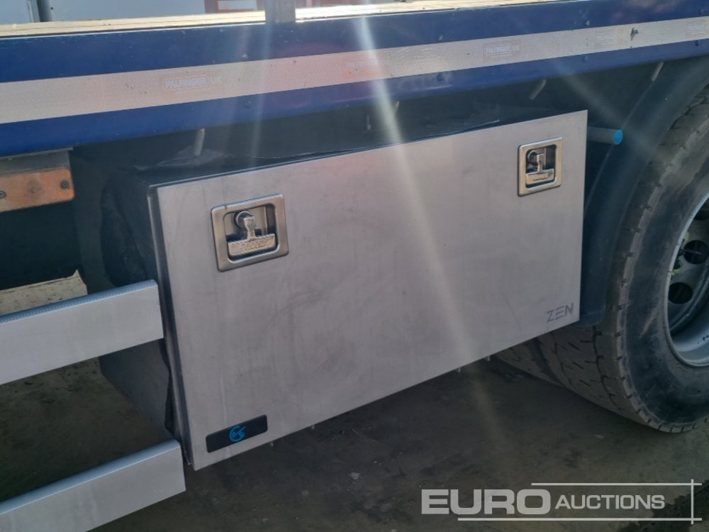 Camion plateau Volvo FE: photos 21