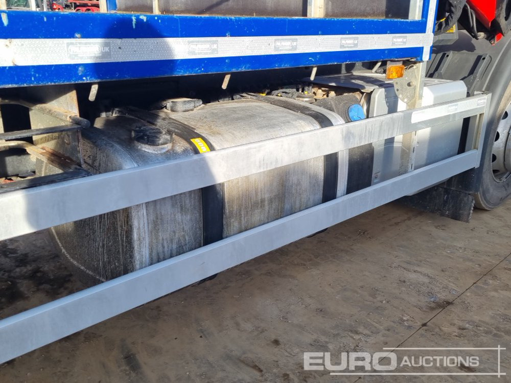 Camion plateau Volvo FE: photos 25