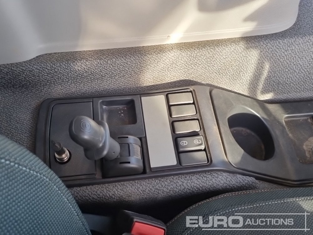 Camion plateau Volvo FE: photos 38