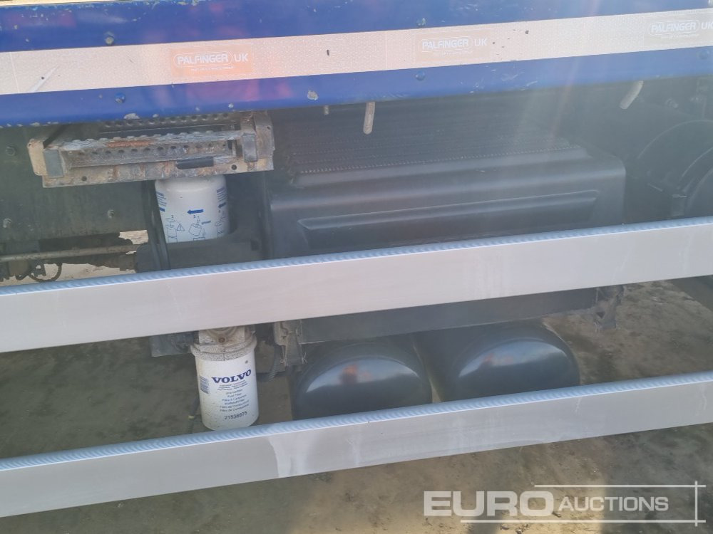 Camion plateau Volvo FE: photos 19